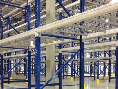 wire decking with rack protection