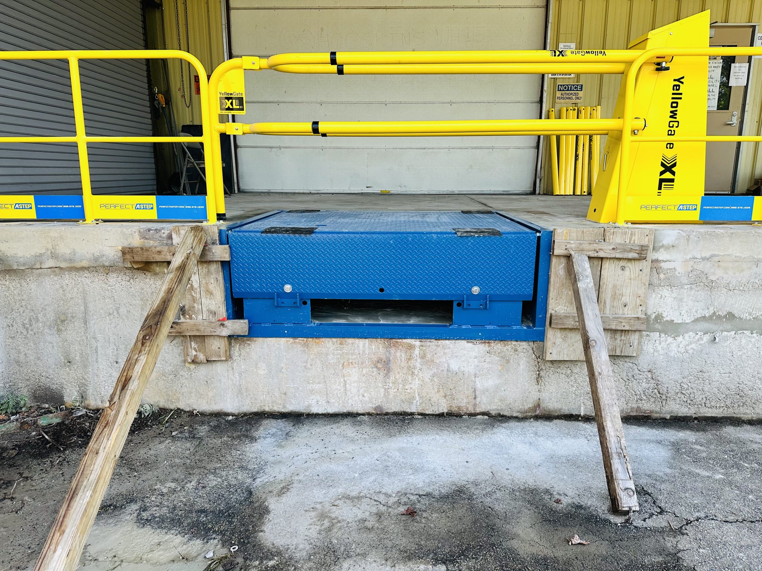 air powered dock leveler