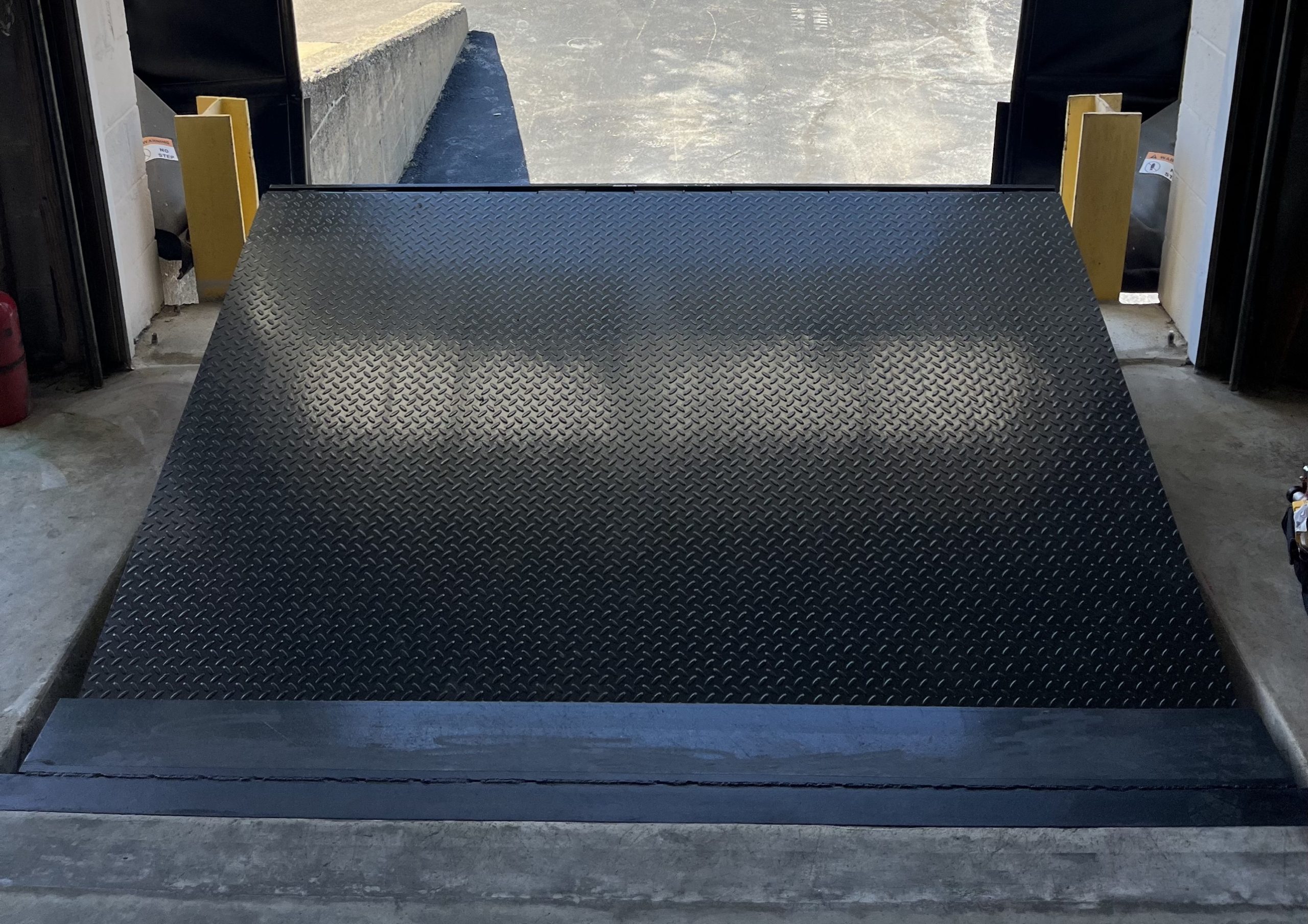 pit mounted dock leveler