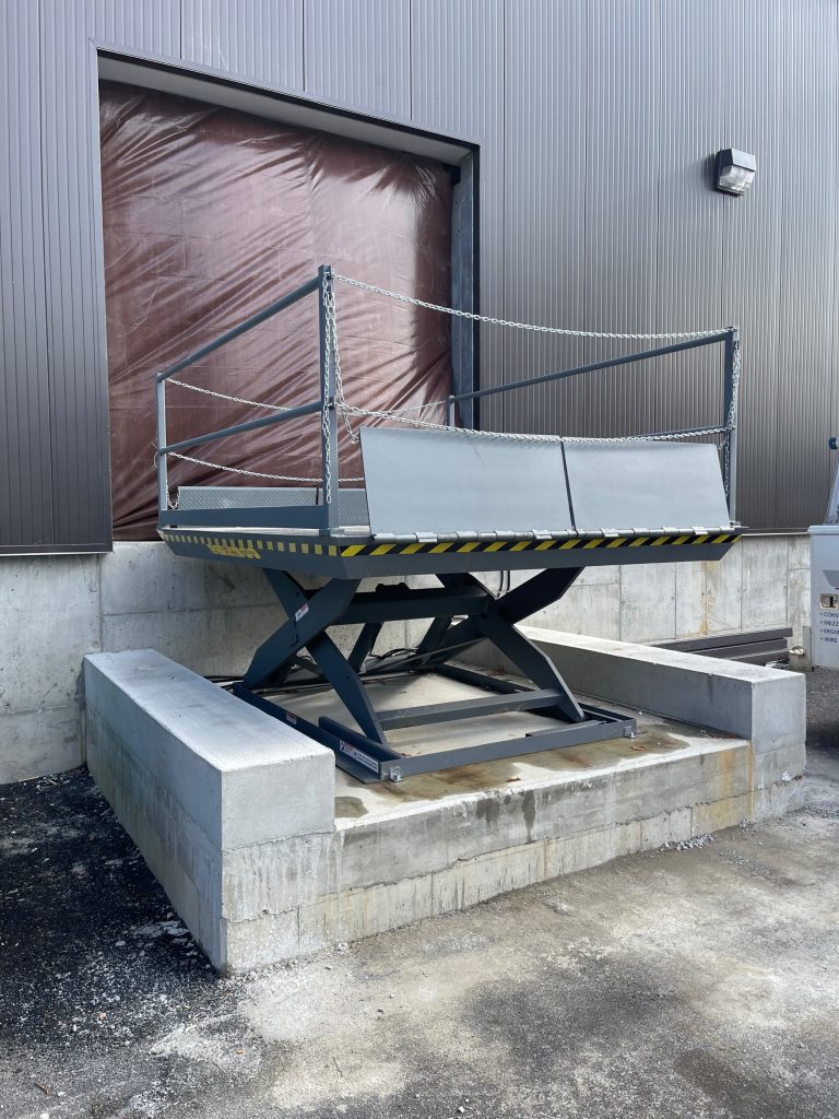 elevating dock